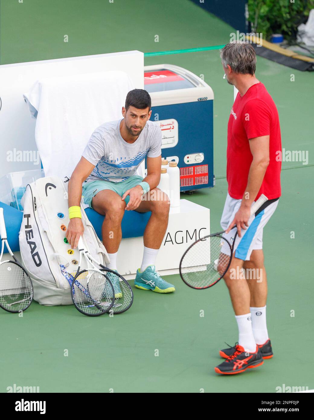 Dubai, Emirati Arabi Uniti, 26th febbraio 2023. Il tennista serbo Novak Djokovic e il suo allenatore Goran Ivanisevic, torneo dei Dubai Duty Free Tennis Championships al Dubai Duty Free Tennis Stadium domenica 26 febbraio 2023. © Juergen Hasenkopf / Alamy Live News Foto Stock