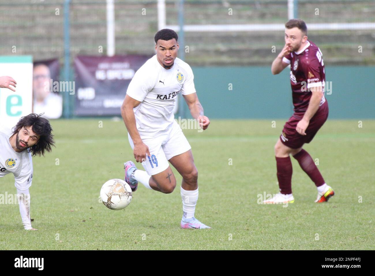 Eric Voufack dal 1. FC Lokomotive Leipzig in azione durante la partita tra BFC Dynamo vs. 1. FC Lokomotor Leipzig, Regionalliga Nordost (Lega Regionale Nord Est), turno 22, Sportforum Hohenschönhausen, Berlino, Germania, 26 febbraio, 2023. Iñaki Esnaola Foto Stock