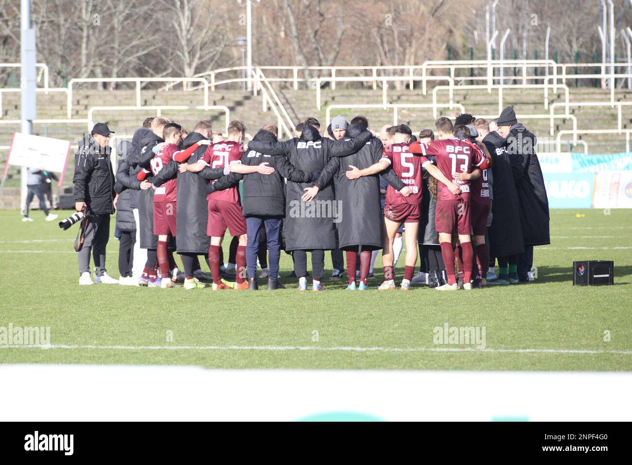 Squadra di dinamo di BFC durante la partita fra dinamo di BFC Vs. 1. FC Lokomotor Leipzig, Regionalliga Nordost (Lega Regionale Nord Est), turno 22, Sportforum Hohenschönhausen, Berlino, Germania, 26 febbraio, 2023. Iñaki Esnaola Foto Stock