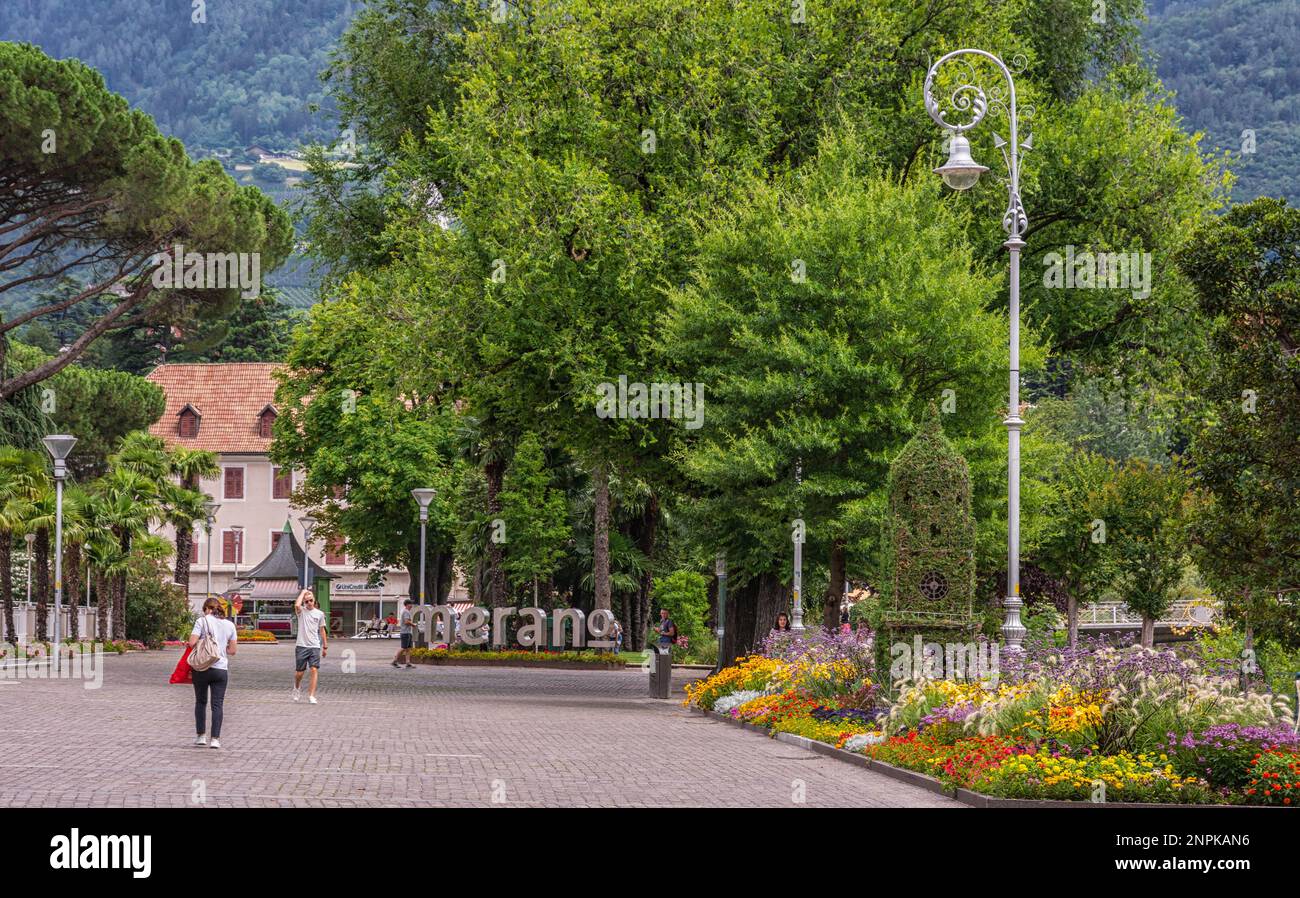 Scorcio del centro storico di Merano con Merano in metallo. Provincia di Bolzano, Alto Adige - Trentino Alto Adige, Italia Foto Stock