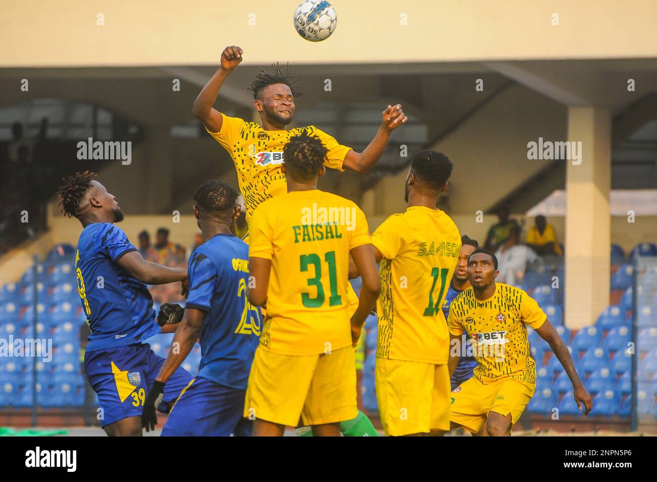 La prima partita della Nigeria tra Kwara United e Gombe United al Lekan Salami Sports Complex, Adamasingba a Ibadan, Nigeria. Foto Stock