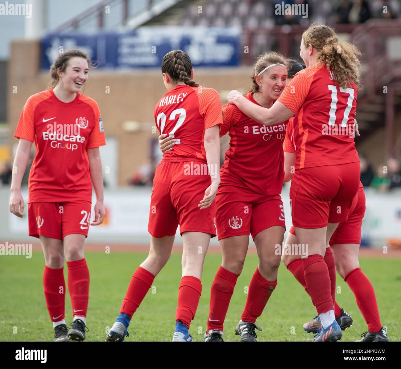 Connah's Quay Flintshire, Galles. 26th febbraio 2023. Nomads festeggia l'obiettivo di Aimee Hopkinson, durante il Quay di Connah Nomads Football Club Women V Wrexham Association Football Club Women al Deeside Stadium, nella Lega Nord del Generale Adran (Credit Image: ©Cody Froggatt/Alamy live news) Foto Stock
