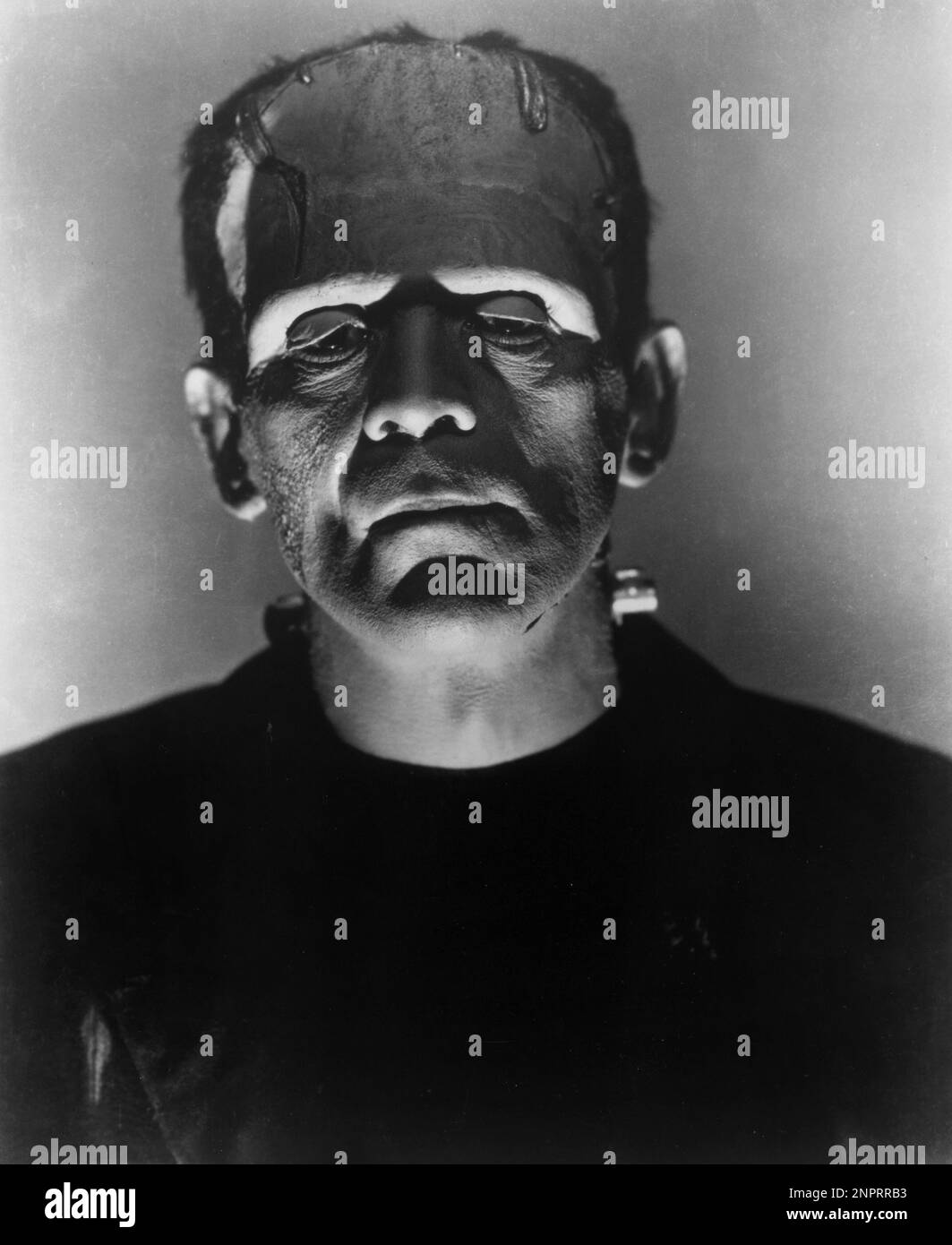 1933 : BORIS KARLOFF a FRANKENSTEIN di James Whale , dal romanzo di Mary Shelley Wollstonecraft - CINEMA - FILM - FILM - ORRORE - triller --- Archivio GBB Foto Stock