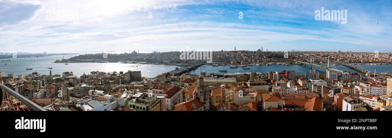 Vista panoramica di Istanbul dalla Torre Galata. Viaggio a Istanbul sfondo o banner foto. Turkiye o Turchia concetto foto. Foto Stock