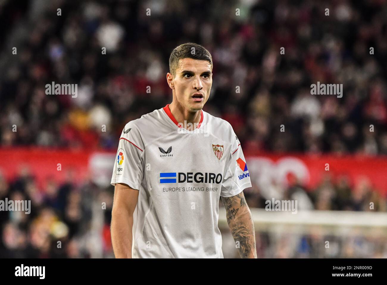 SIVIGLIA, SPAGNA - 26 FEBBRAIO: Erik lamela di Siviglia CF Focus durante la partita tra Sevilla CF e CA Osasuna di la Liga Santander il 26 febbraio 2022 allo stadio Ramon Sánchez Pizjuan, a Siviglia, Spagna. (Foto di Samuel Carreño/PxImages) Foto Stock
