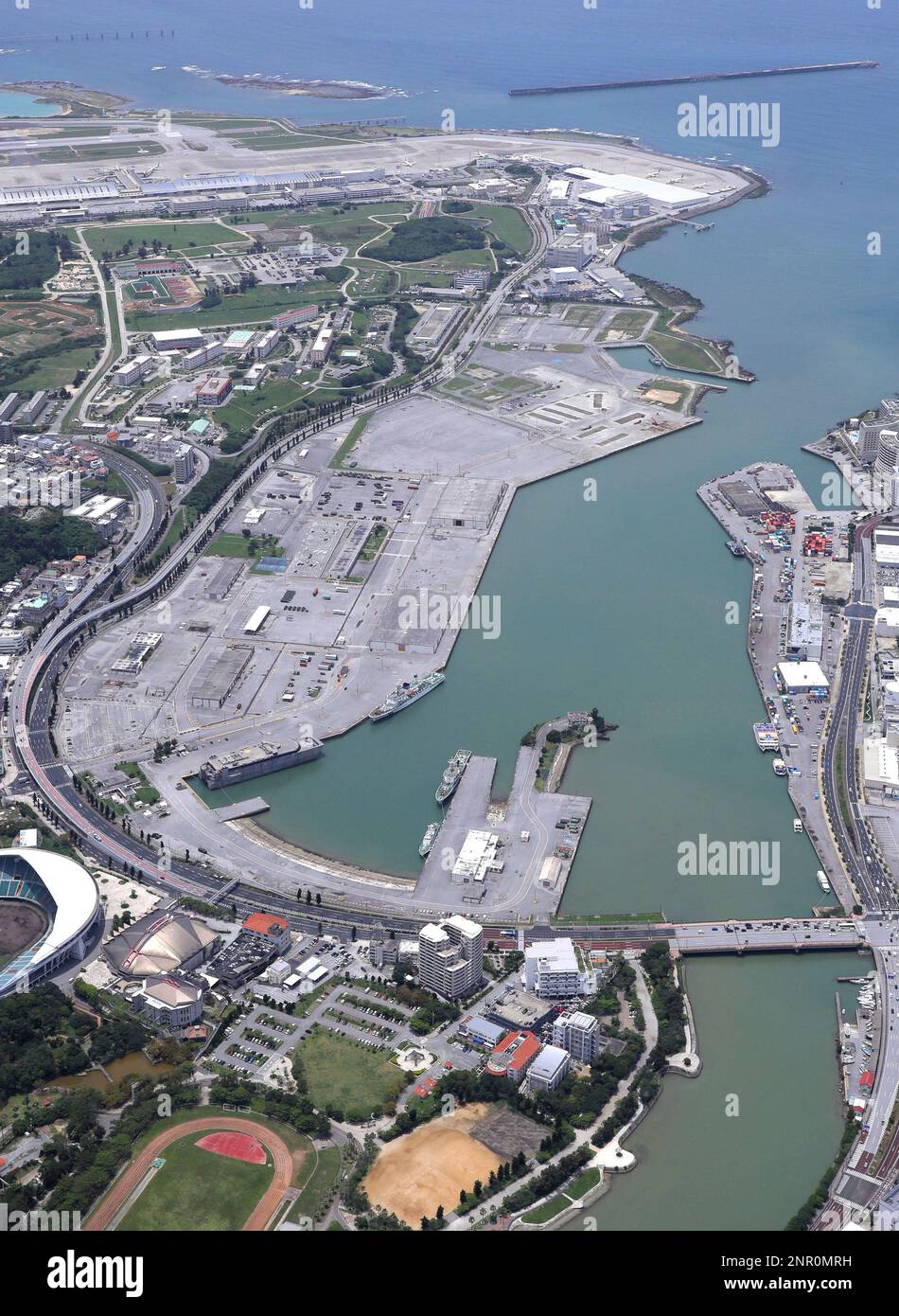 An aerial photo taken on May 20, 2020 shows Naha Port Facility in Naha, Okinawa Prefecture. ( The Yomiuri Shimbun via AP Images ) Foto Stock