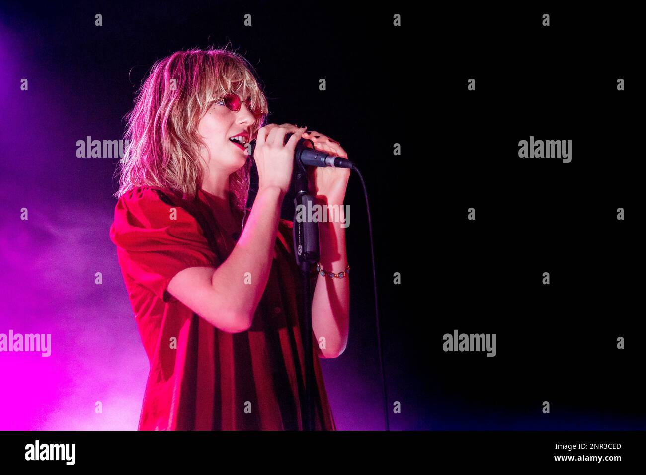 Italia 25 Febbraio 2023 Maya Hawke - attrice, modella, cantante durante la settimana della moda - live a Santeria Toscana Milano © Andrea Ripamonti / Alamy Foto Stock