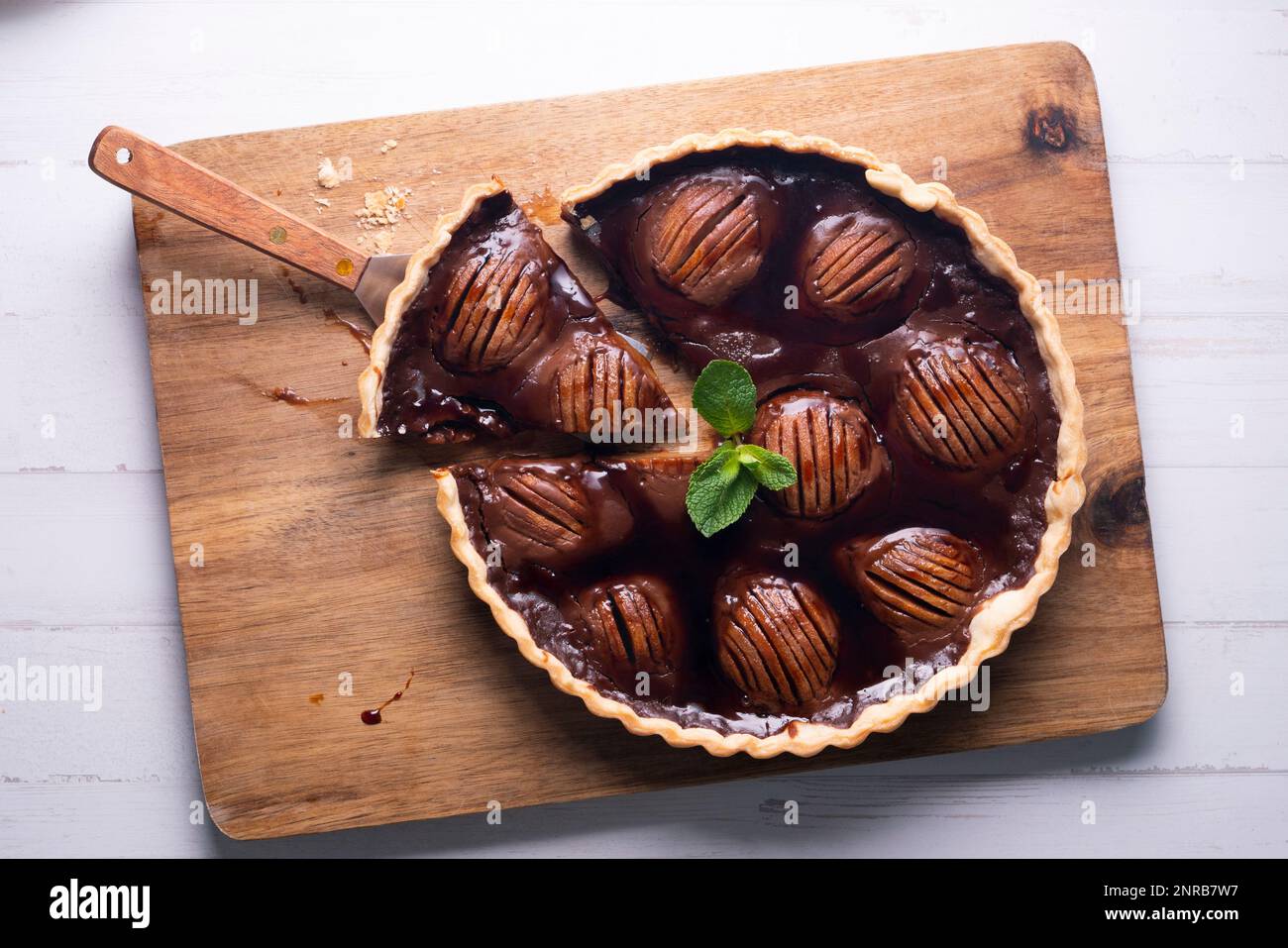 Crostata di pera con caramello e mascarpone Foto Stock