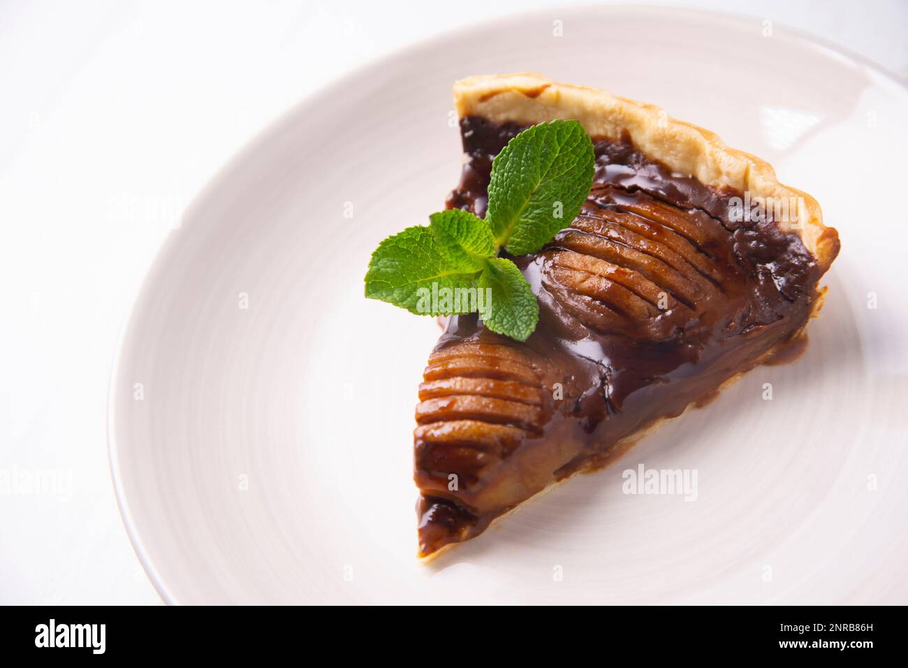 Crostata di pera con caramello e mascarpone Foto Stock