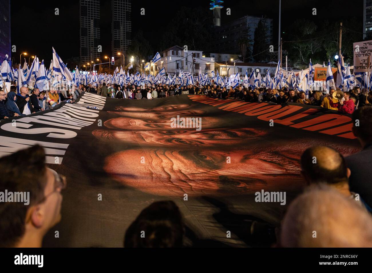 Una manifestazione contro le riforme governative di Netanyahu, febbraio 2023, Tel Aviv, Israele Foto Stock