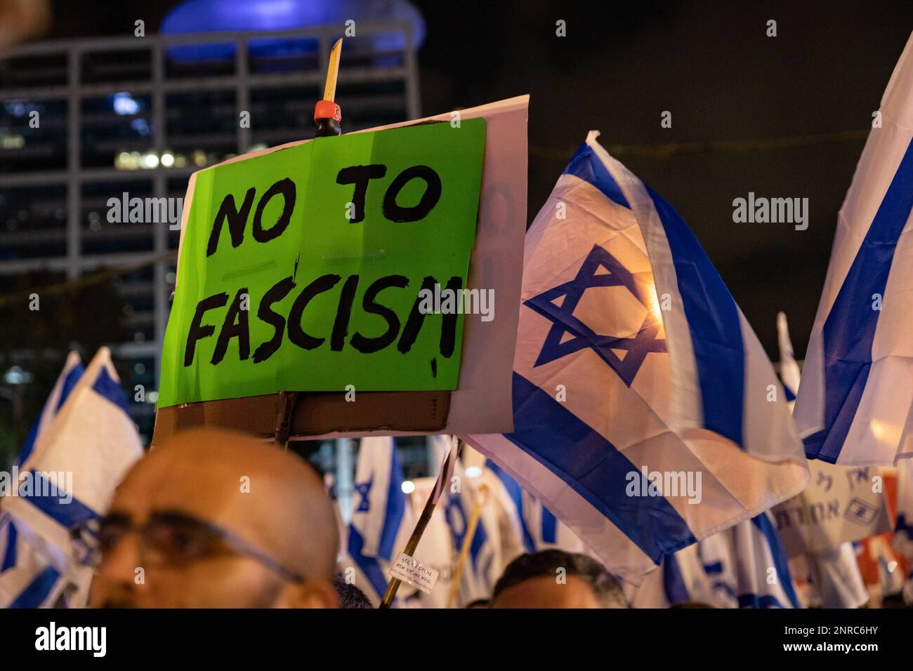 Una manifestazione contro le riforme governative di Netanyahu, febbraio 2023, Tel Aviv, Israele Foto Stock