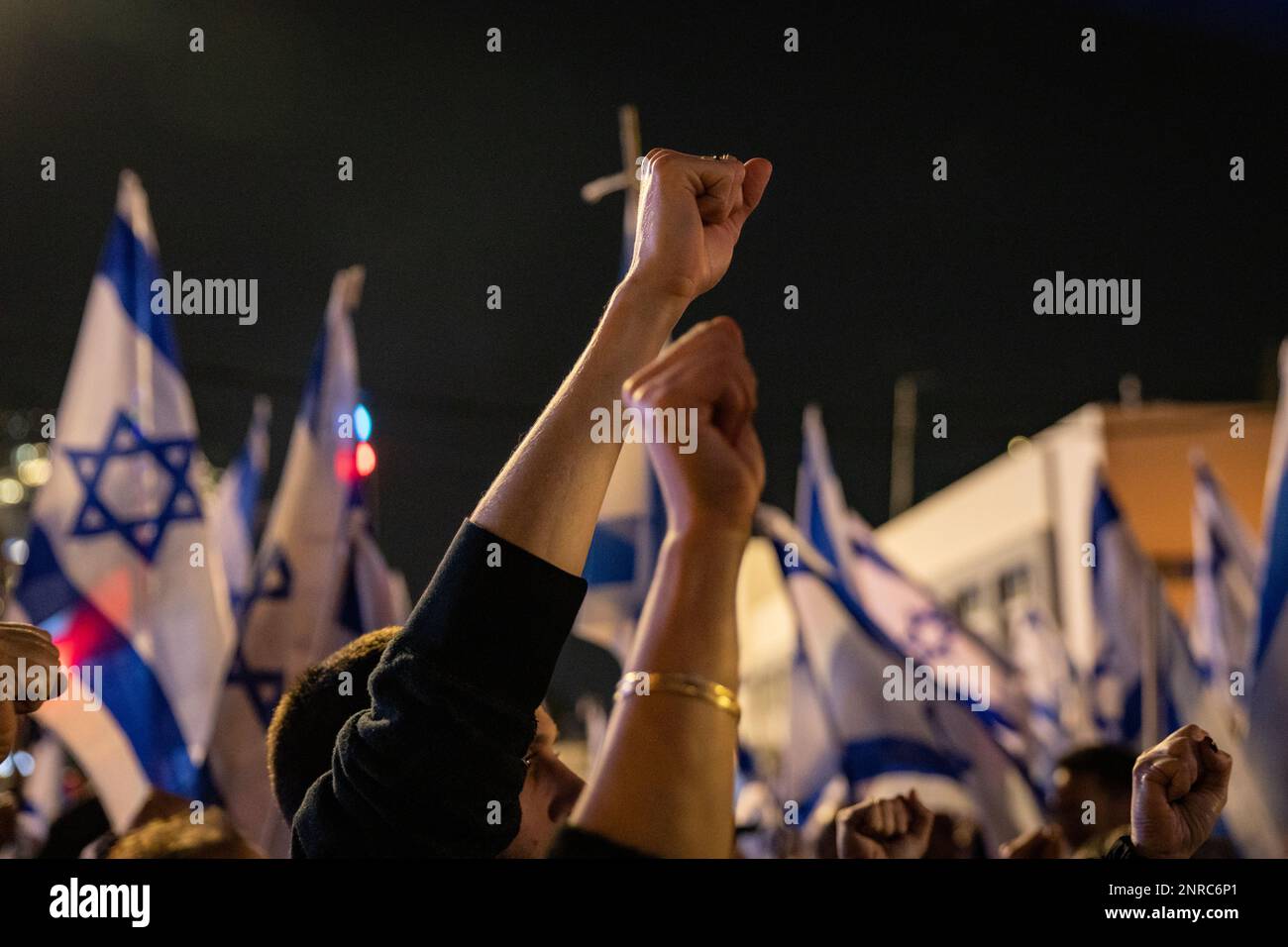 Una manifestazione contro le riforme governative di Netanyahu, febbraio 2023, Tel Aviv, Israele Foto Stock