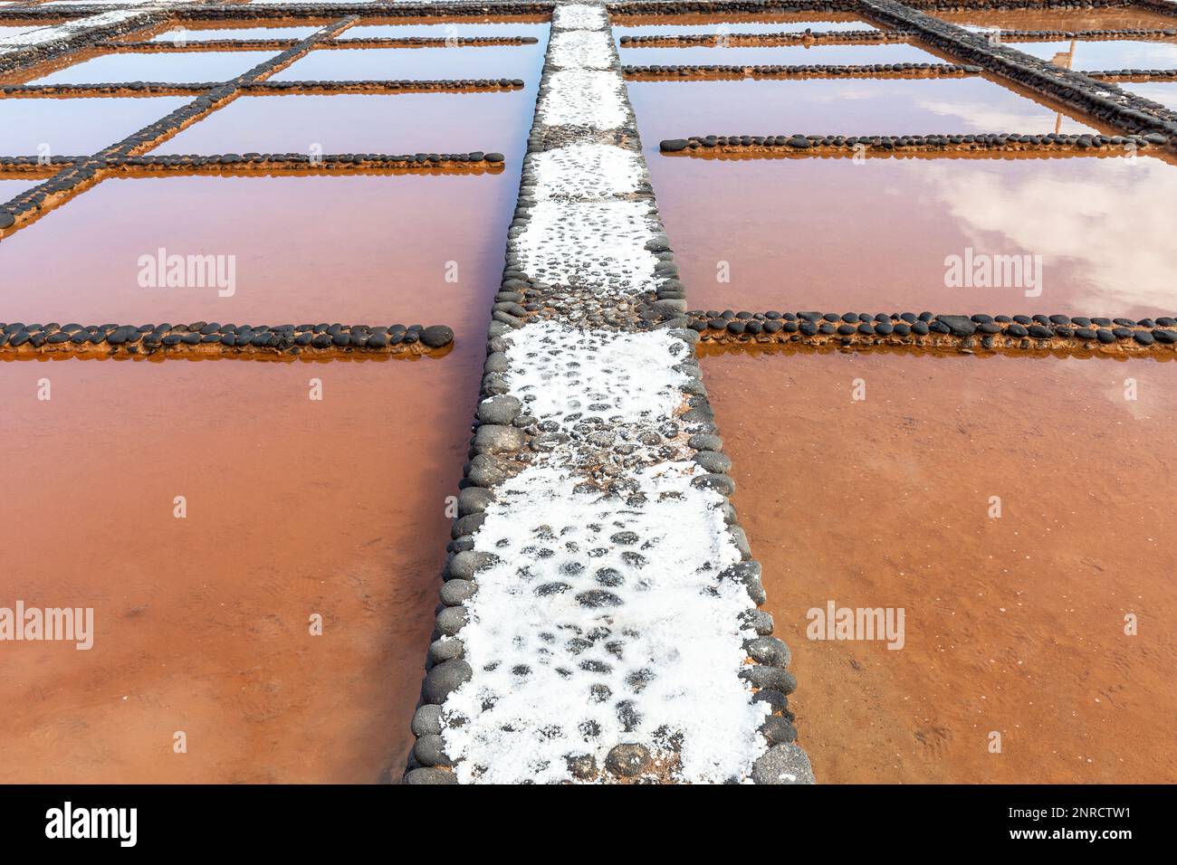 Pentole di evaporazione del museo del sale a Fuerteventura. Foto Stock