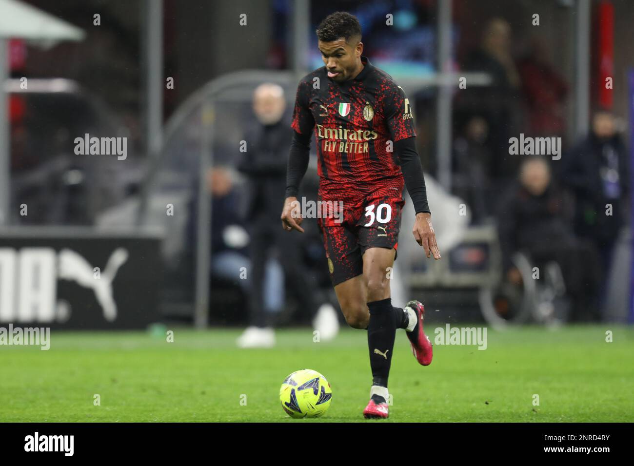 Milano, Italia. 26th Feb, 2023. Junior Messia #30 in Serie Un match tra AC Milan e Atalanta Bergamo allo Stadio Giuseppe Meazza il 26th 2023 febbraio a Milano Credit: Mickael Chavet/Alamy Live News Foto Stock