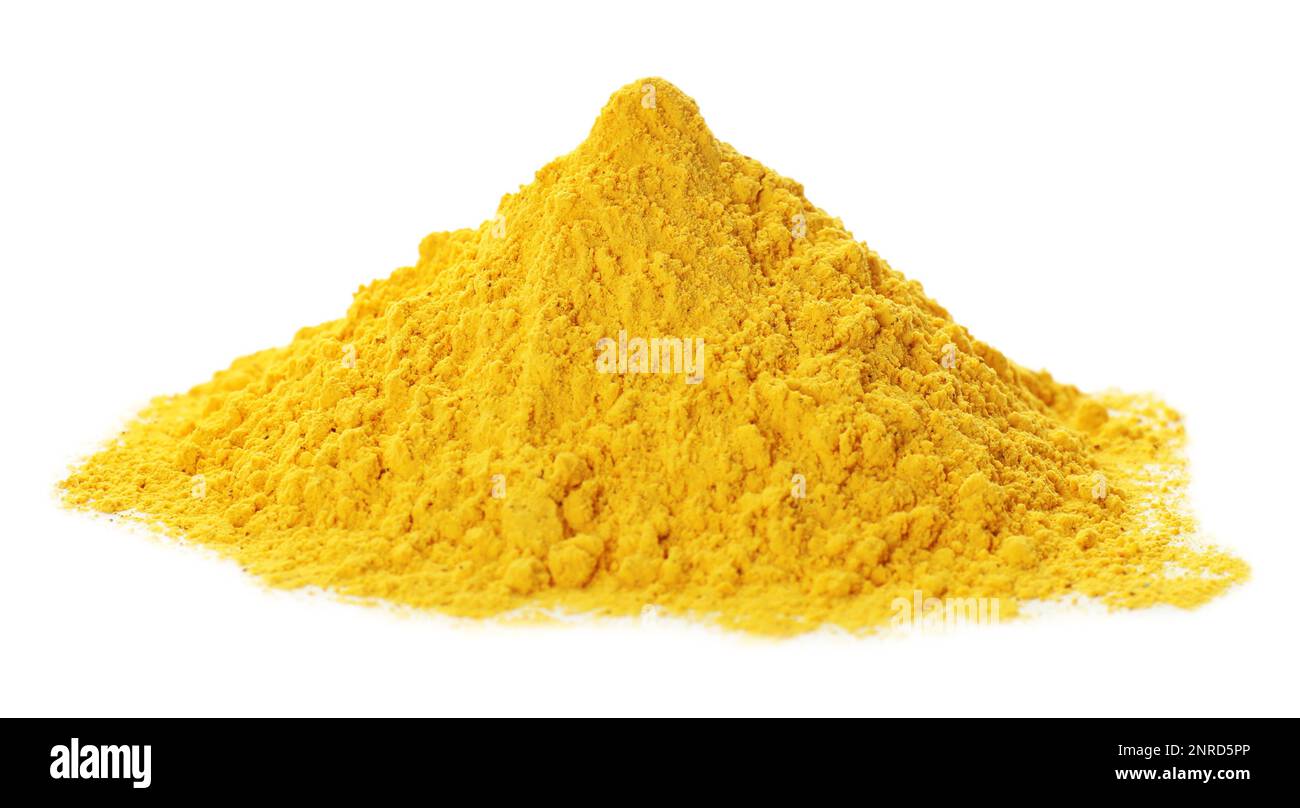 Colorante in polvere giallo su sfondo bianco. Festa di Holi Foto Stock