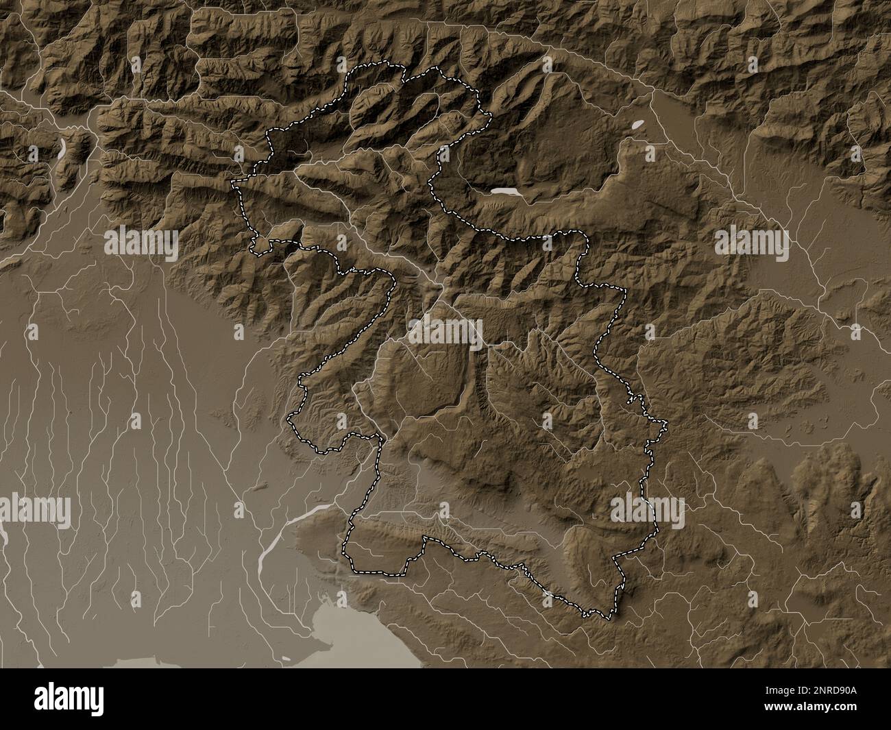 Goriska, regione statistica della Slovenia. Mappa dell'altitudine colorata in tonalità seppia con laghi e fiumi Foto Stock