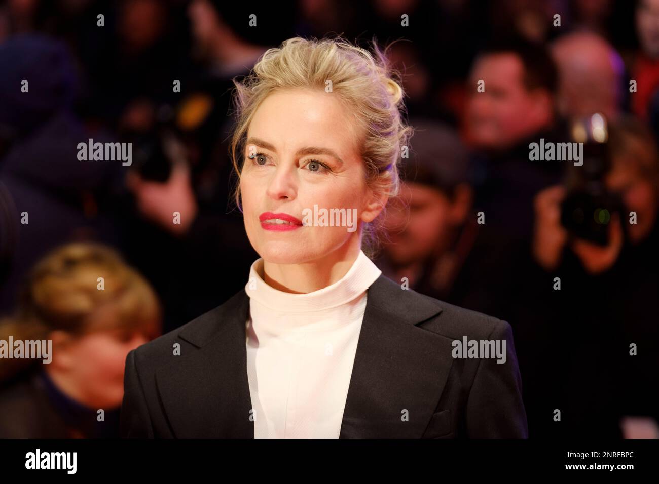 23 febbraio 2023, Berlino, Germania: Il regista Ivan Sen, Rob Collins, Natasha Wanganeen e Simon Baker partecipano alla prima Limbo durante il 73rd° Berlinale International Film Festival di Berlino a Berlinale Palast. (Credit Image: © Beata Siewicz/Pacific Press via ZUMA Press Wire) SOLO PER USO EDITORIALE! Non per USO commerciale! Foto Stock