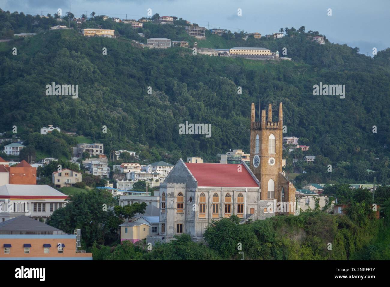 Caraibi, Grenada, San Giorgio, vista con la cattedrale cattolica romana Foto Stock