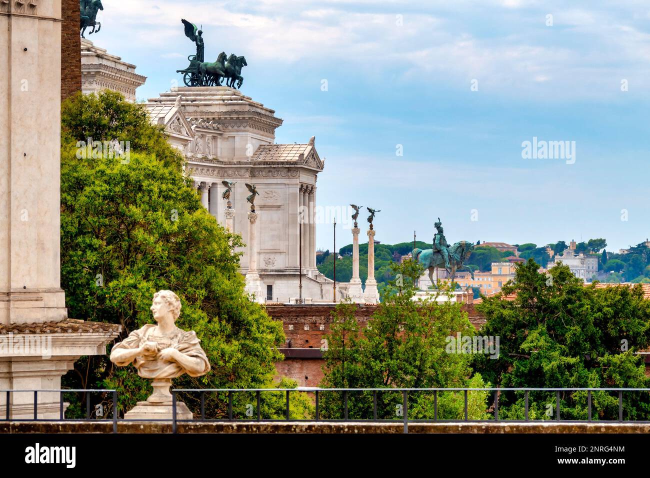 Veduta dell'altare della Patria da Villa Aldobrandini, Roma, Italia Foto Stock