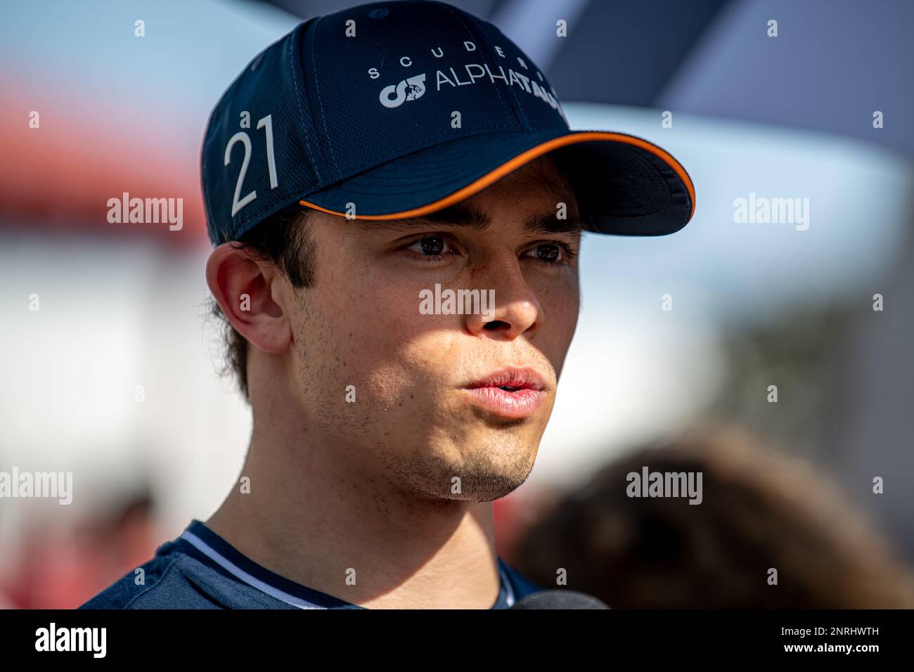 CIRCUITO INTERNAZIONALE BAHRAIN, BAHRAIN - 25 FEBBRAIO: Nyck de Vries, Scuderia AlphaTauri AT04 durante i test Bahrain al Bahrain International Circuit il 25 febbraio 2023 a Sakhir, Bahrain. (Foto di Michael Potts/BSR Agency) Foto Stock