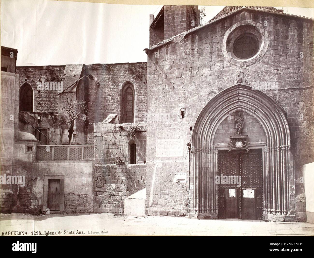 FACHADA DE LA IGLESIA DE SANTA ANA, AUTOR: J. LAURENT, NUMERO DI FOTO: 1298. (COLECCIÓN ASF IMAGEN DE FOTOGRAFIAS ANTIGUAS, PRINCIPIOS S. XX). Foto Stock