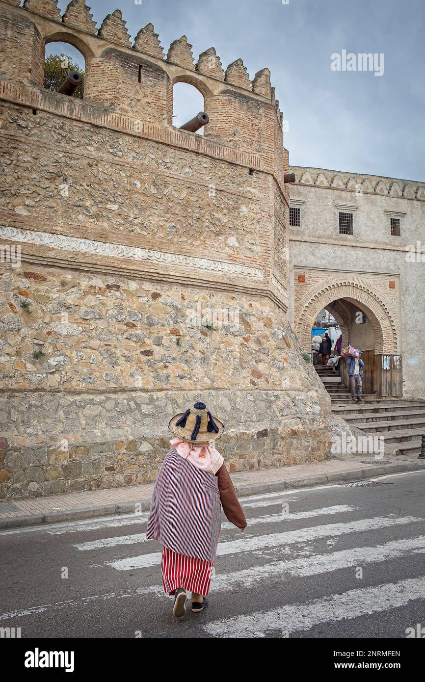 Bab okla gate, e la parete della medina, medina, Sito Patrimonio Mondiale dell'UNESCO,Tetouan, Marocco Foto Stock
