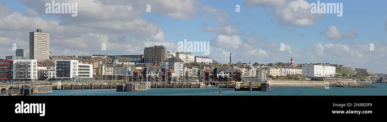 Panorama Millbay Docks Housing e Rusty Anchor Foto Stock