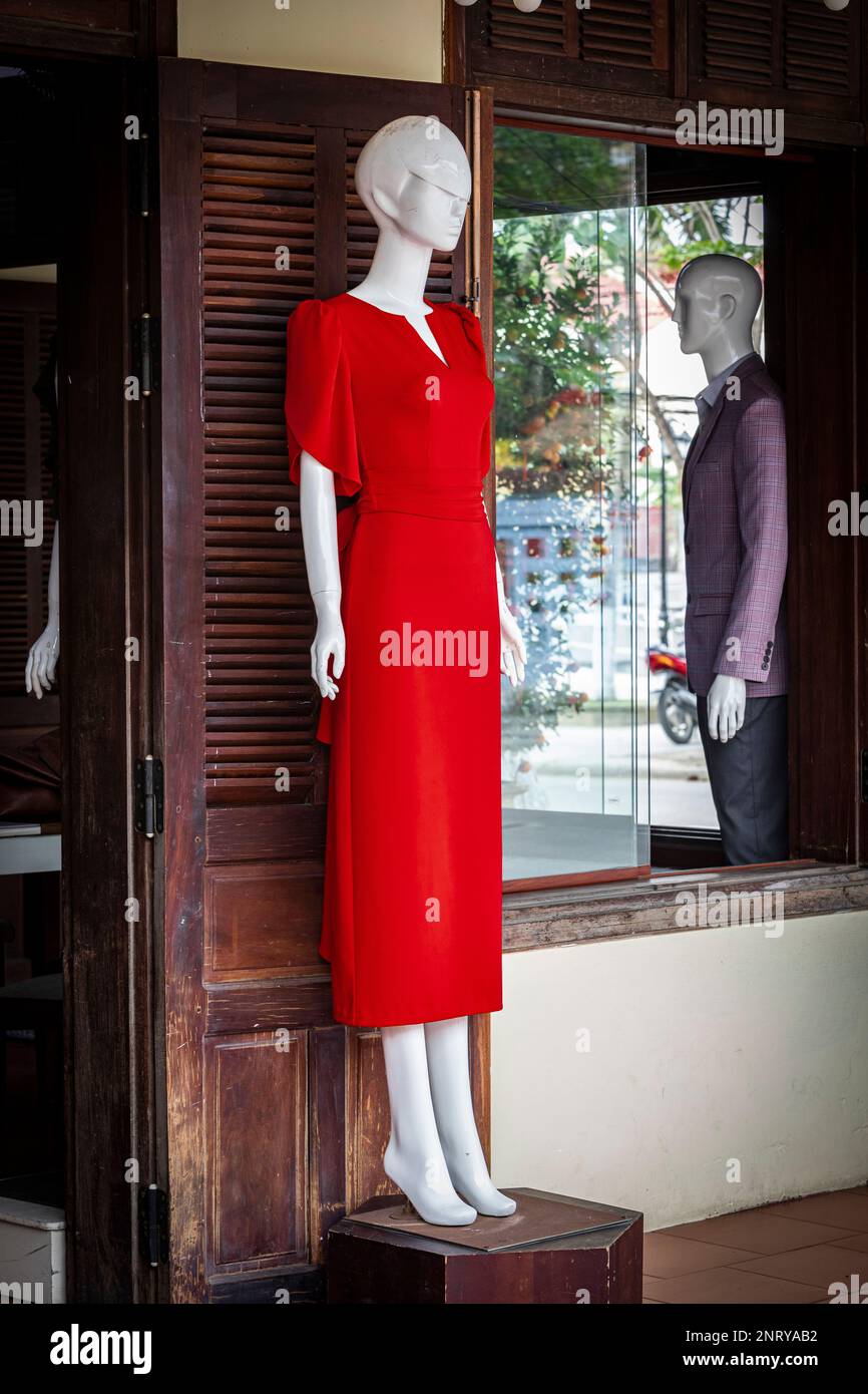 Un manichino di moda fuori da un negozio a Hoi An, Vietnam Foto Stock