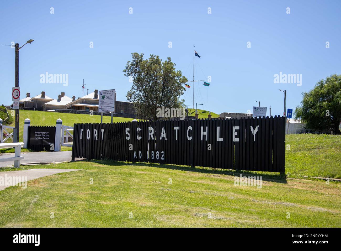 Newcastle, Australia - 4 febbraio 2023 : cartello d'ingresso al sito storico di Fort Scratchley. Foto Stock