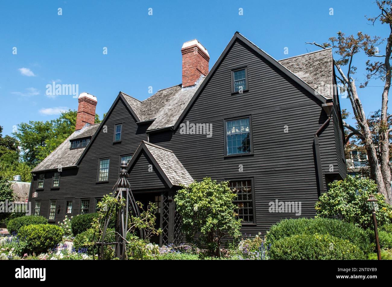 La Casa dei sette Gables, Salem, Massachusetts. Vista completa del lato ovest del palazzo. Questo edificio e' il piu' vecchio palazzo sopravvissuto in Foto Stock