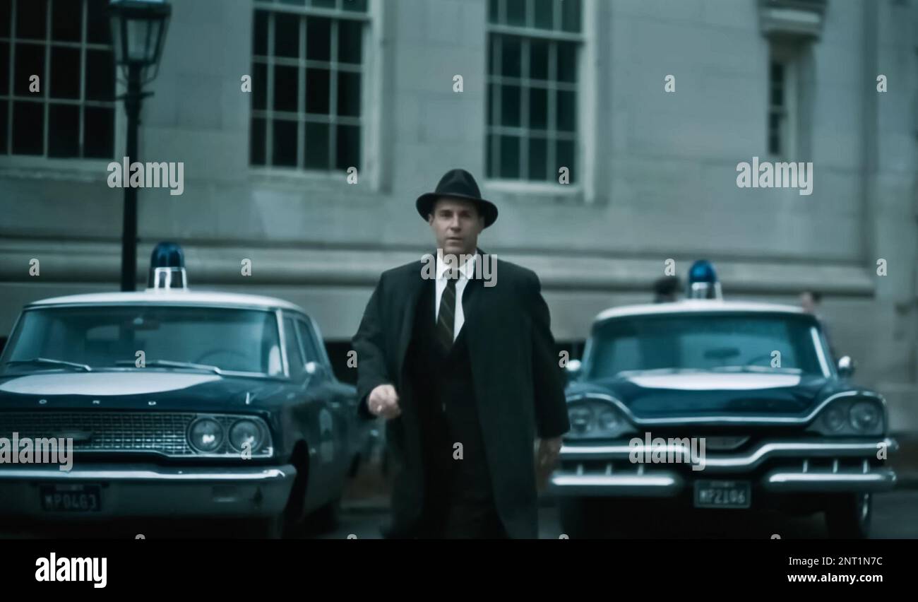 STATI UNITI. Alessandro Nivola in una scena dal (C)Warner Bros/Hulu ...
