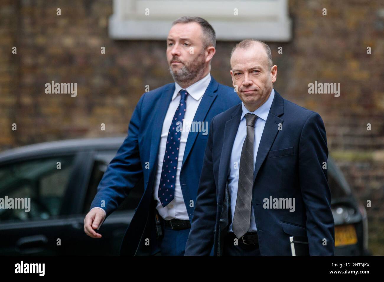 Downing Street, Londra, Regno Unito. 27th febbraio 2023. Chris Heaton-Harris MP, Segretario di Stato per l'Irlanda del Nord, partecipa alla riunione del Gabinetto di emergenza al 10 di Downing Street il giorno in cui il primo Ministro Rishi Sunak e il presidente dell'Unione europea Ursula von der Leyen finalizzano il protocollo per l'Irlanda del Nord a Windsor. Foto di Amanda Rose/Alamy Live News Foto Stock