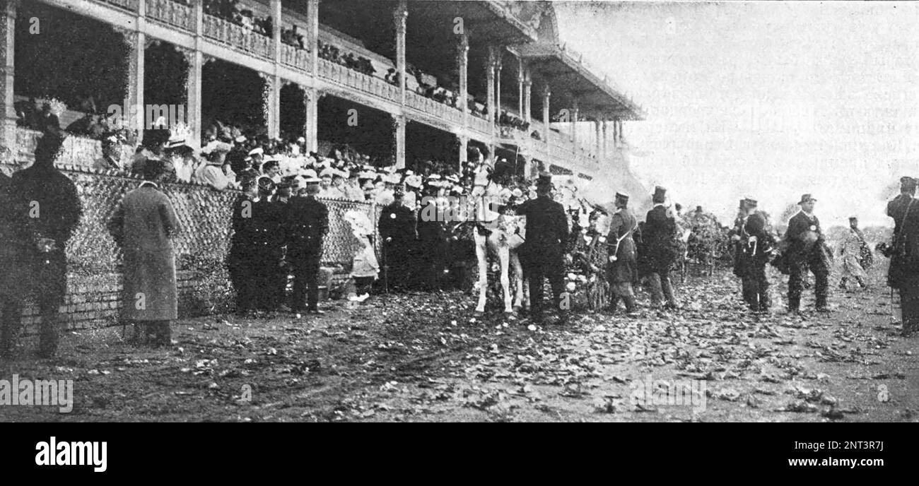Distribuzione dei premi ai proprietari delle migliori carrozze trainate da cavalli al Festa dei Fiori del 23 maggio 1902 presso il campo di Khodynka a Mosca. Illustrazione da 1902. Foto Stock