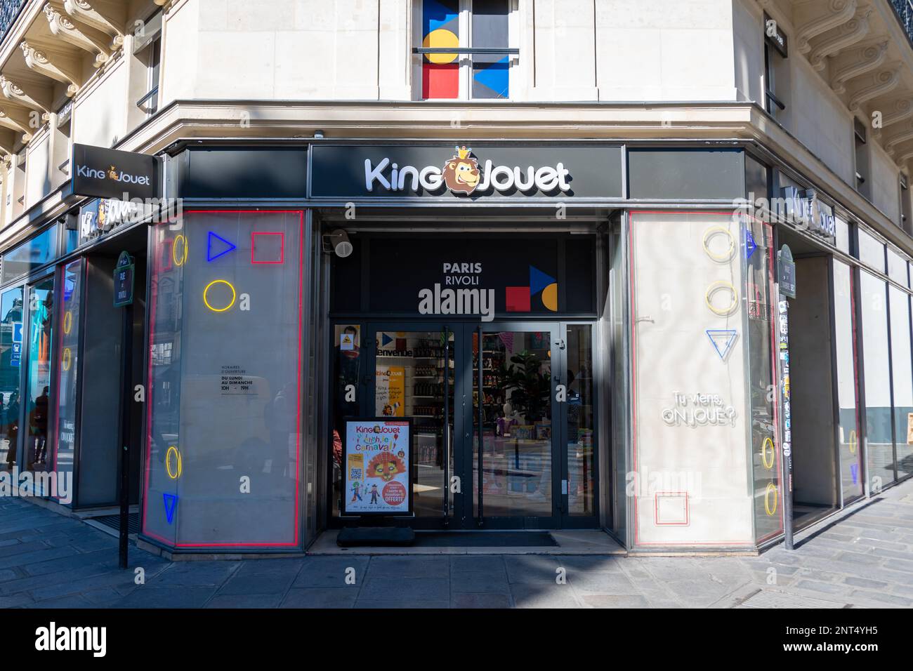 Vista esterna di un negozio King Jouet. King Jouet è una società francese specializzata nella distribuzione di giochi e giocattoli Foto Stock