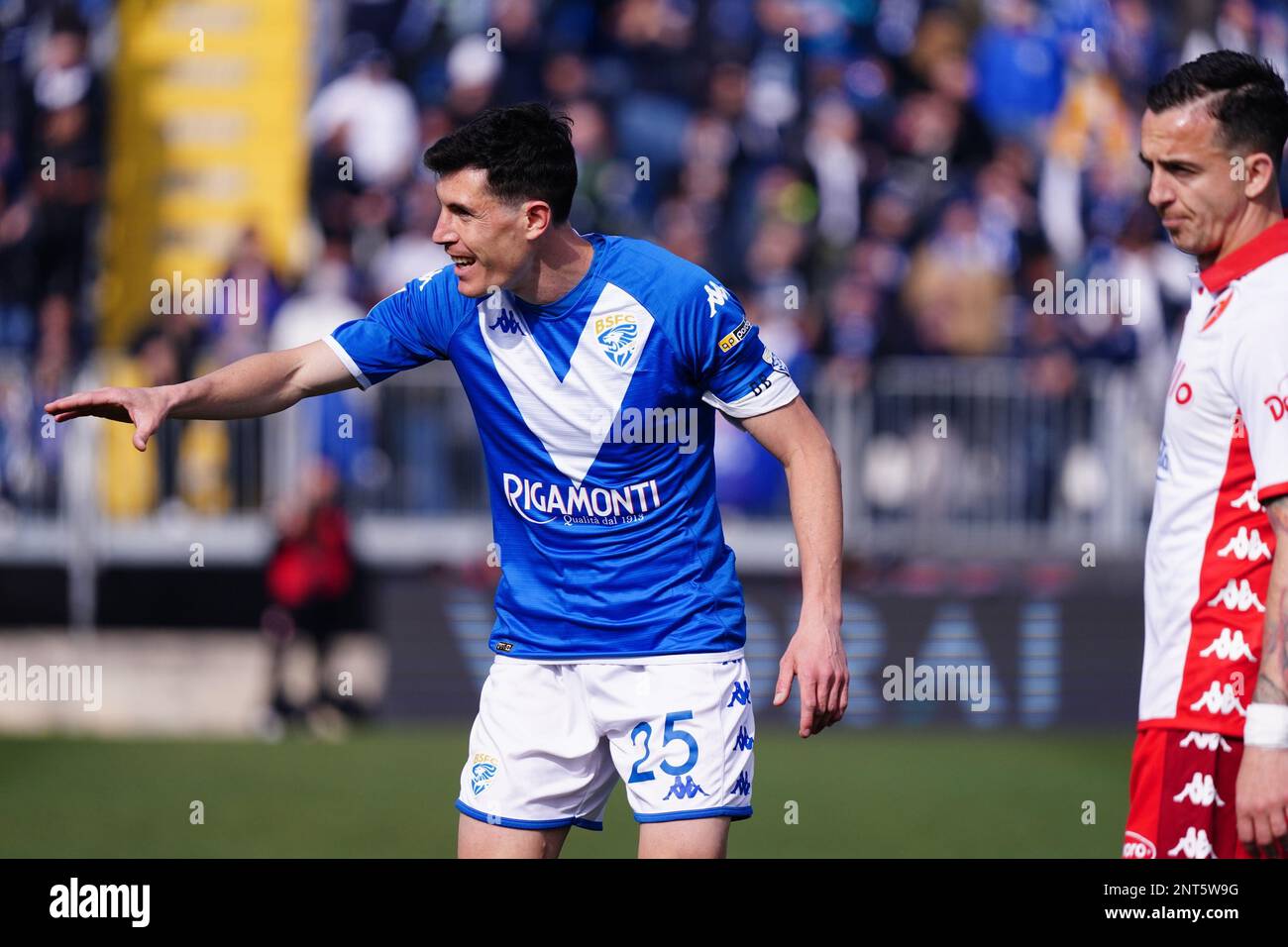 Stadio Mario Rigamonti, Brescia, Italia, 25 febbraio 2023, Dimitri Bisoli (Brescia Calcio) durante Brescia Calcio vs SSC Bari - Serie calcistica italiana Foto Stock