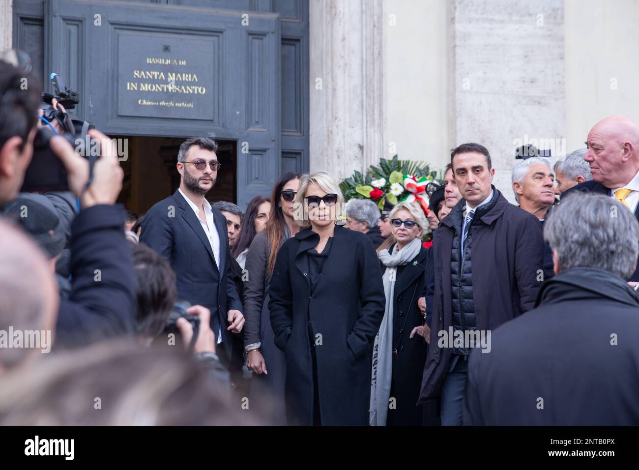 Roma, Italia. 27th Feb, 2023. Maria De Filippi e Gabriele Costanzo dopo i funerali di Maurizio Costanzo, di fronte all'ingresso della Chiesa degli Artisti di Roma (Credit Image: © Matteo Nardone/Pacific Press via ZUMA Press Wire) SOLO PER USO EDITORIALE! Non per USO commerciale! Foto Stock