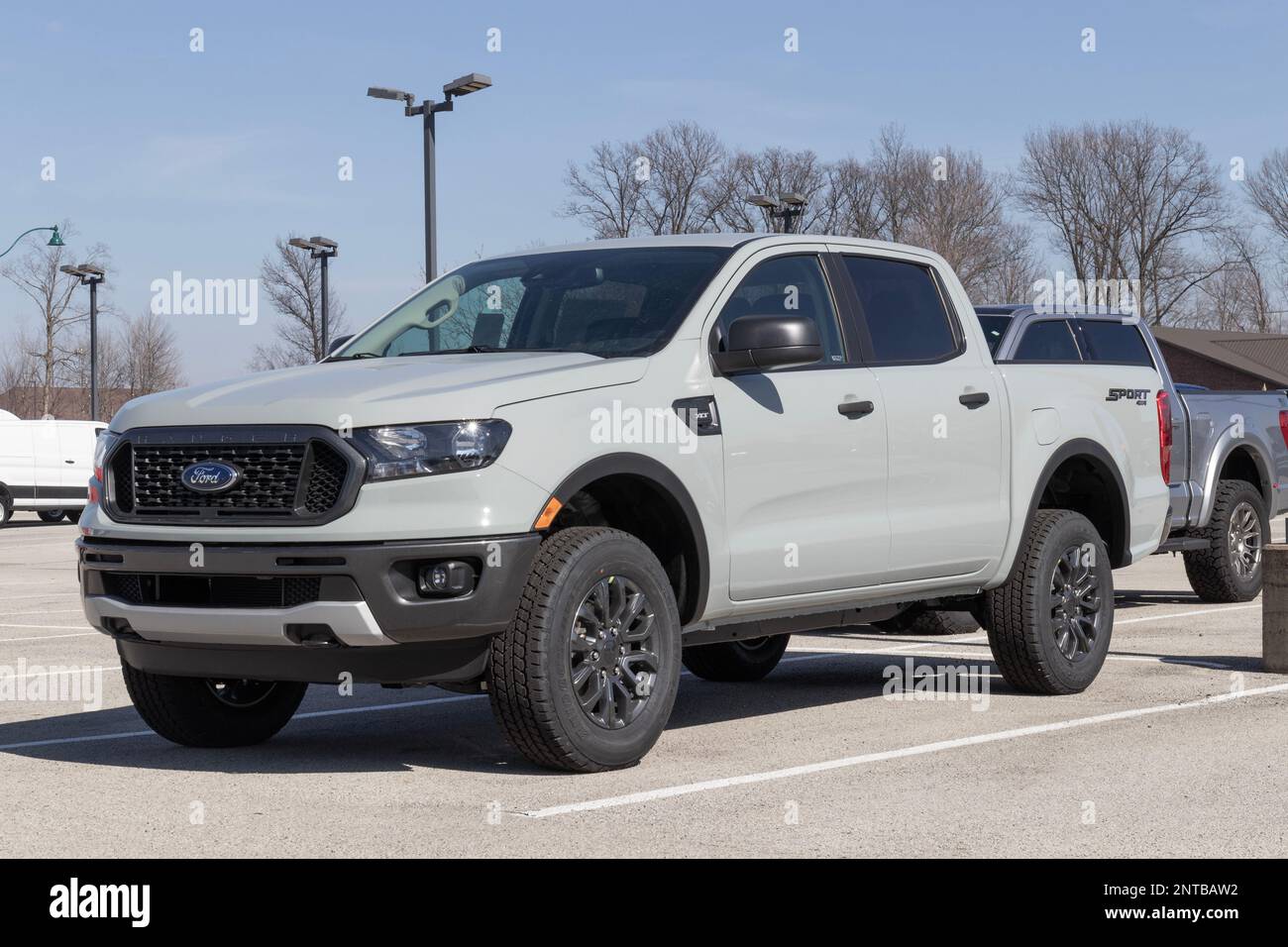 Pescatori - circa Febbraio 2023: Ford Ranger pick-up display in una concessionaria. Ford offre il Ranger nei modelli XL, XLT e Lariat. Foto Stock