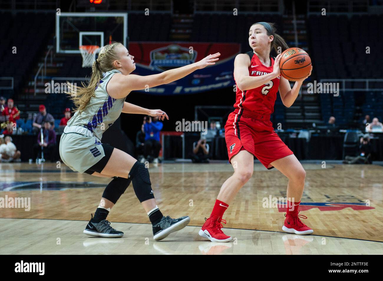 ALBANY, NY - MARCH 07: Fairfield Stags Guard Sam Kramer (2) looks to pass the ball during the first half of the game between the Niagara Purple Eagles and the Fairfield Stags on March 7, 2019, at the Times Union Center in Albany, NY.(Photo by Gregory Fisher/Icon Sportswire) (Icon Sportswire via AP Images) Foto Stock