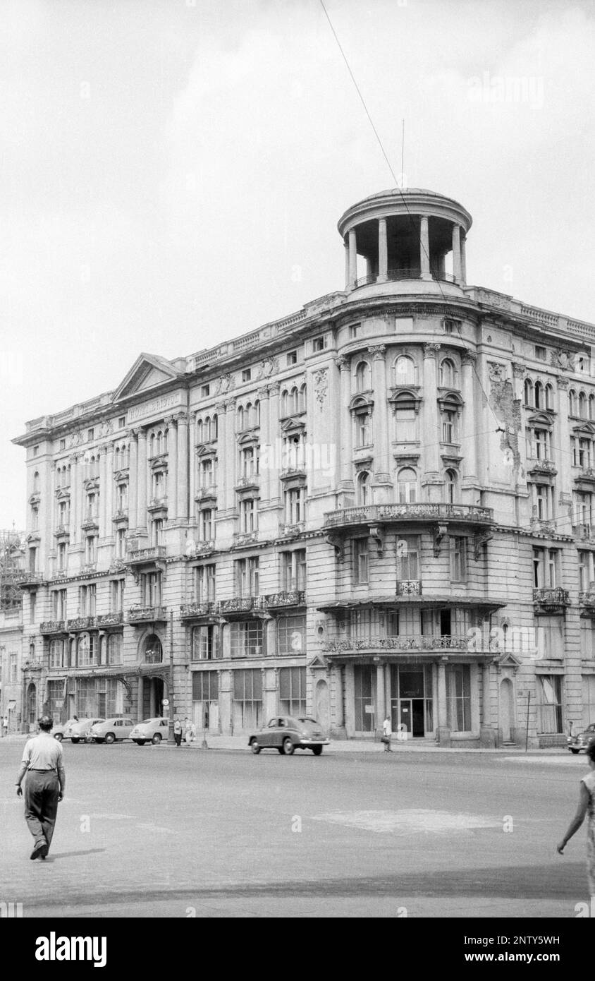 Hotel Bristol, Krakowskie Przedmieście 42/44, Varsavia, Mazovia, Polonia nel 1956 Foto Stock