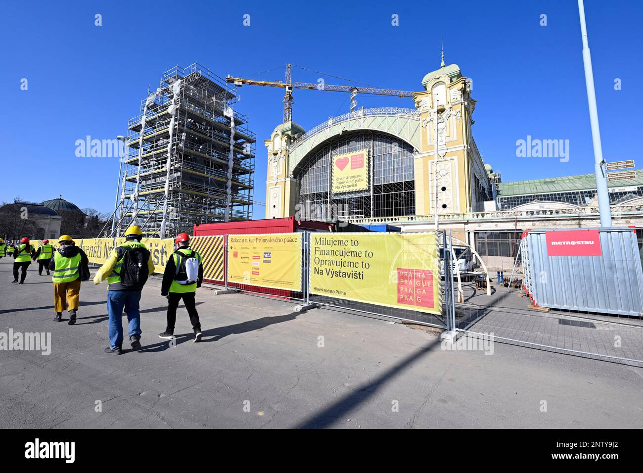 L'organizzatore della fiera Vystaviste Praha tiene una conferenza stampa sulla ricostruzione continua di Prumyslovy Palac (Palazzo industriale), seguita da un tour dell'edificio, Vystaviste Praha, Praga 7 - Holesovice, Repubblica Ceca, martedì 28 febbraio 2023. (Foto CTK/Katerina ulova) Foto Stock