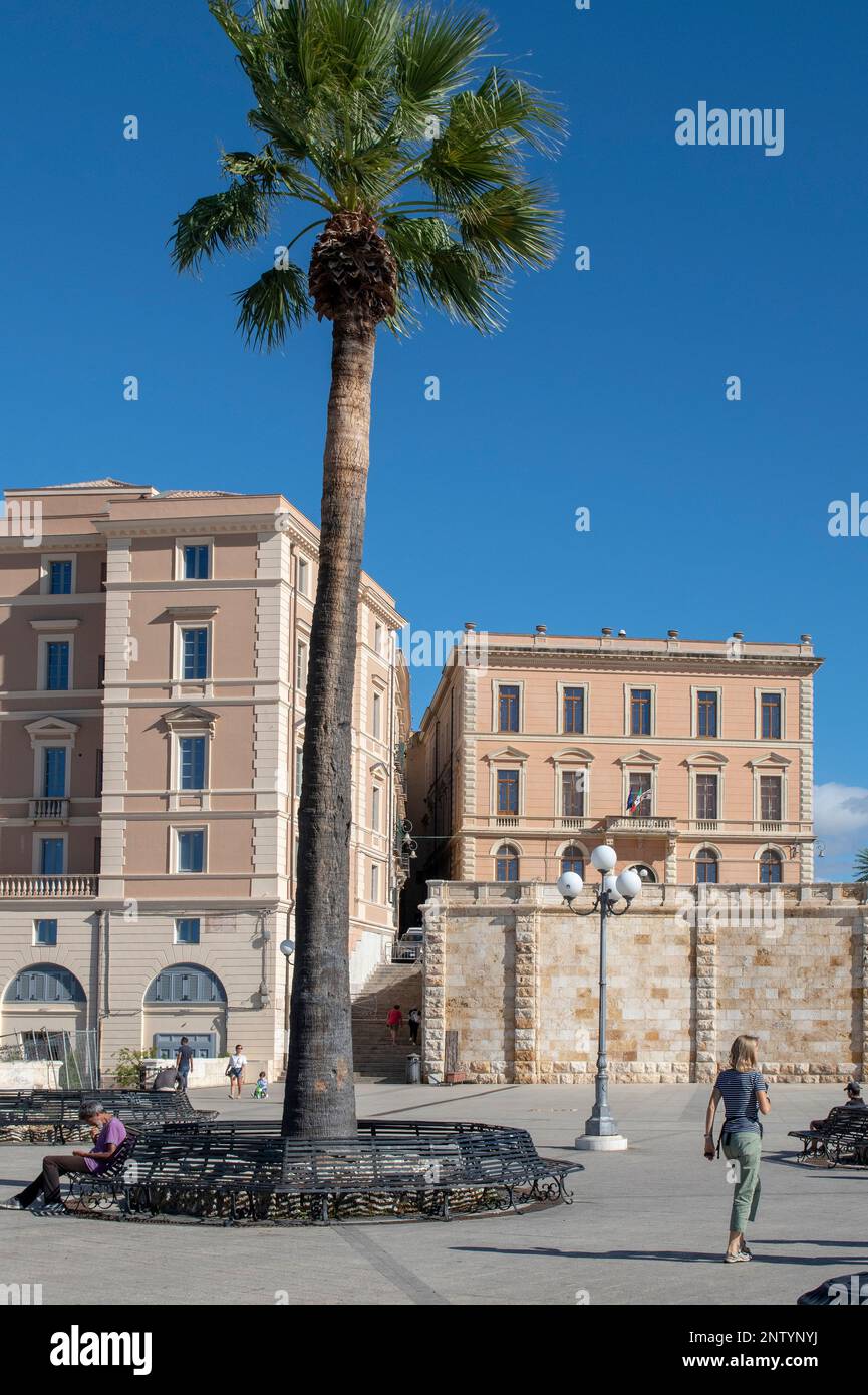 Particolare della terrazza Umberto i, costruita tra il 1896 e il 1902 sui bastioni medievali della città vecchia, Cagliari, Sardegna, Italia Foto Stock