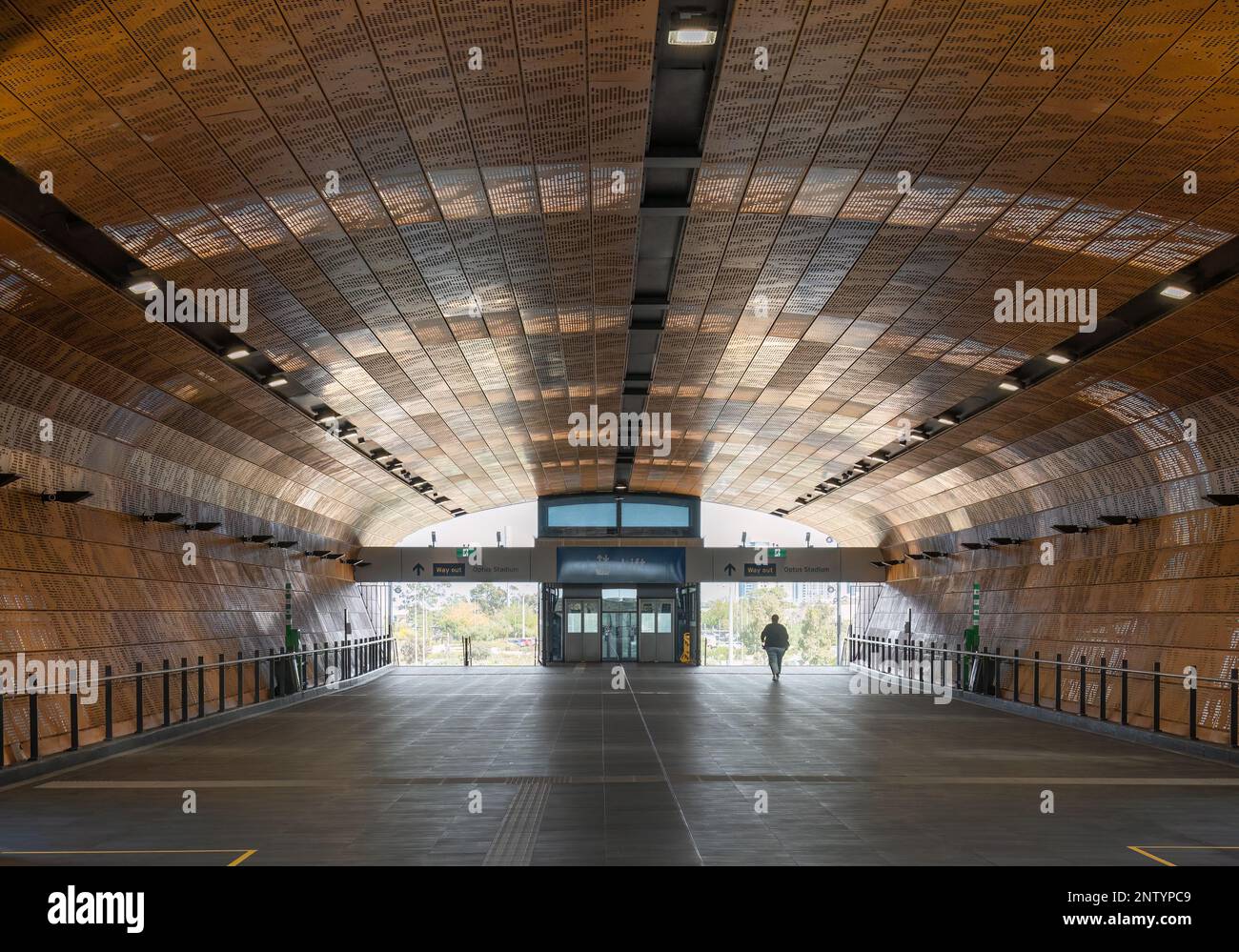 Perth, WA, Australia - Stazione ferroviaria dello stadio Optus di Hassell Foto Stock