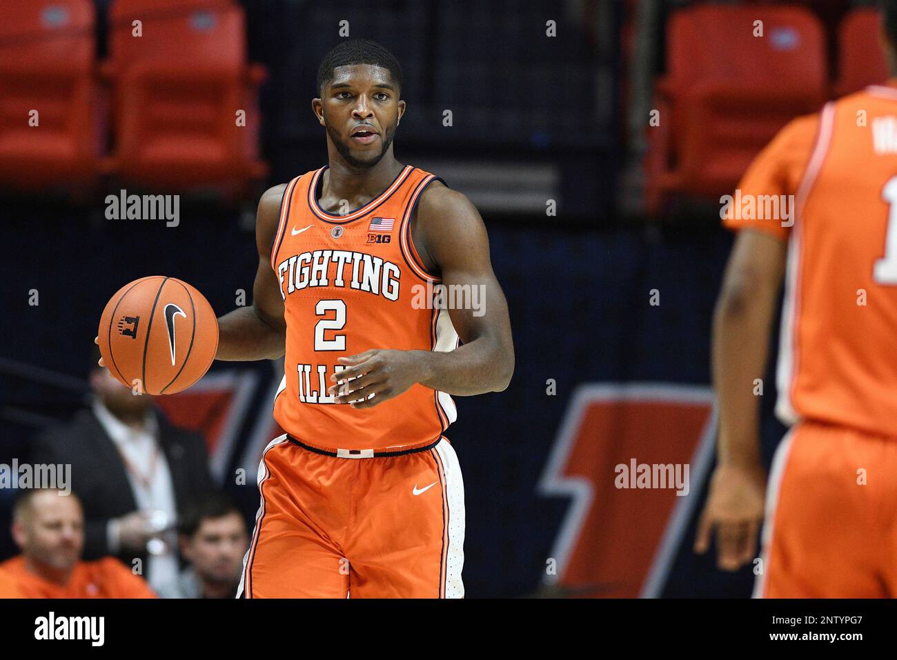 CHAMPAIGN, IL - FEBRUARY 05: Illinois Fighting Illini forward KipperNichols (2) dribbles the ball during the Big Ten Conference college basketball game between the Michigan State Spartans and the Illinois Fighting Illini on February 5, 2019, at the State Farm Center in Champaign, Illinois. (Photo by Michael Allio/Icon Sportswire) (Icon Sportswire via AP Images) Foto Stock