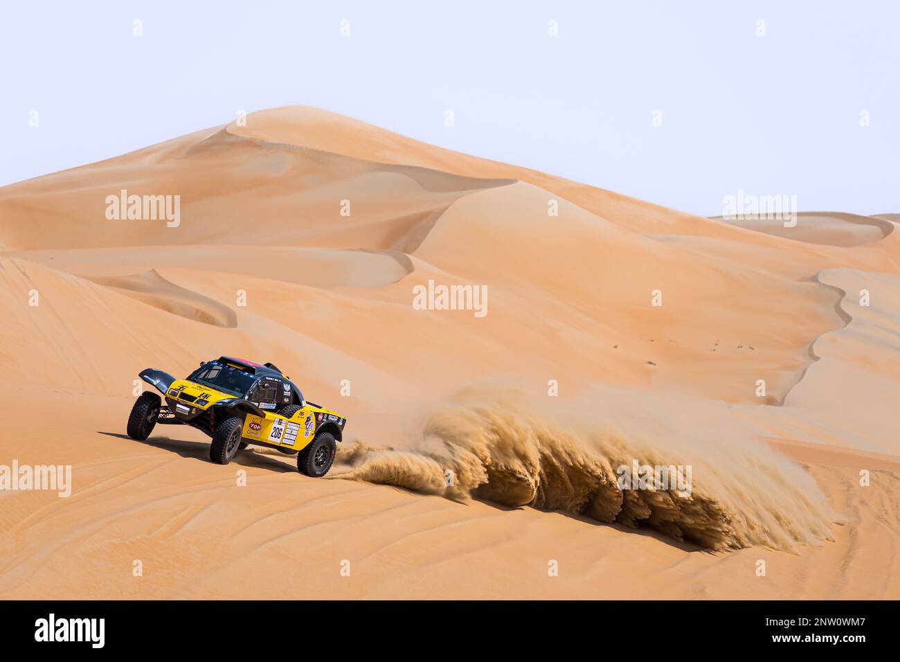 Liwa Desert, Abu Dhabi - 28 febbraio 2023, 206:00 WEI HAN (chn), li ma (chn), Hanwei Motorsport Team, Lichi HW2021, FIA W2RC, Azione durante la fase 2 dell'Abu Dhabi Desert Challenge 2023, 2nd° round della stagione 2023 W2RC, il 28 febbraio 2023 intorno a Qasr al Sarab nel deserto di Liwa, Abu Dhabi - Foto Bastien Roux / DPPI Foto Stock