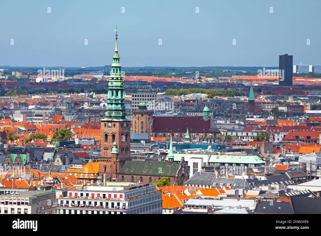 Il Nikolaj Contemporary Art Center (in danese Nikolaj Kunsthal) è un centro artistico di Copenaghen che occupa l'ex St Chiesa di Nicholas (danese: Foto Stock