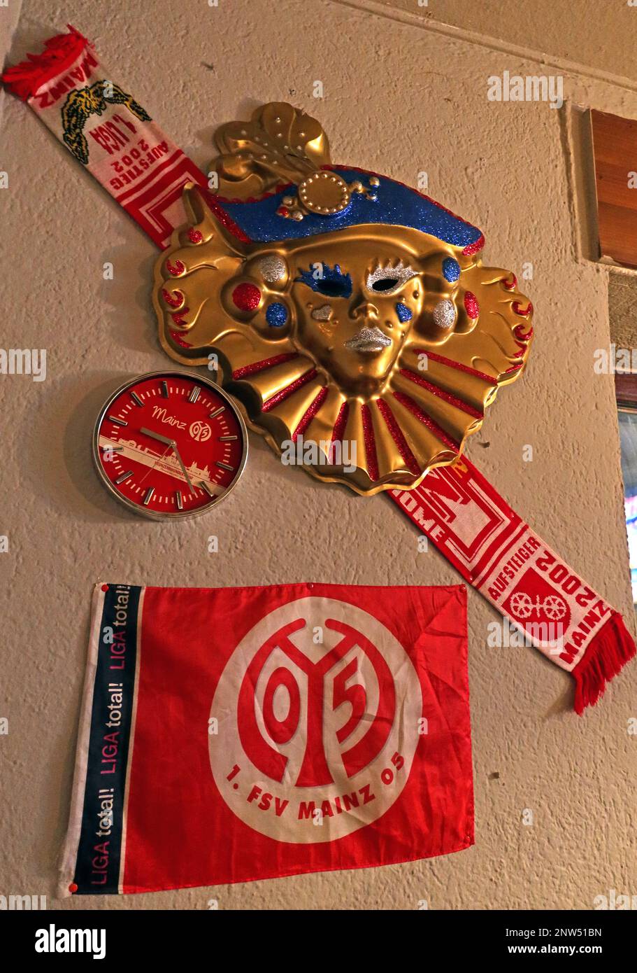 1. FSV Magonza 05 , 1. Fußball- und Sportverein Mainz 05 e.V., Mainz 05, Bundesliga, il top Tier calcio club sciarpe, bandiere, memorabilia Foto Stock