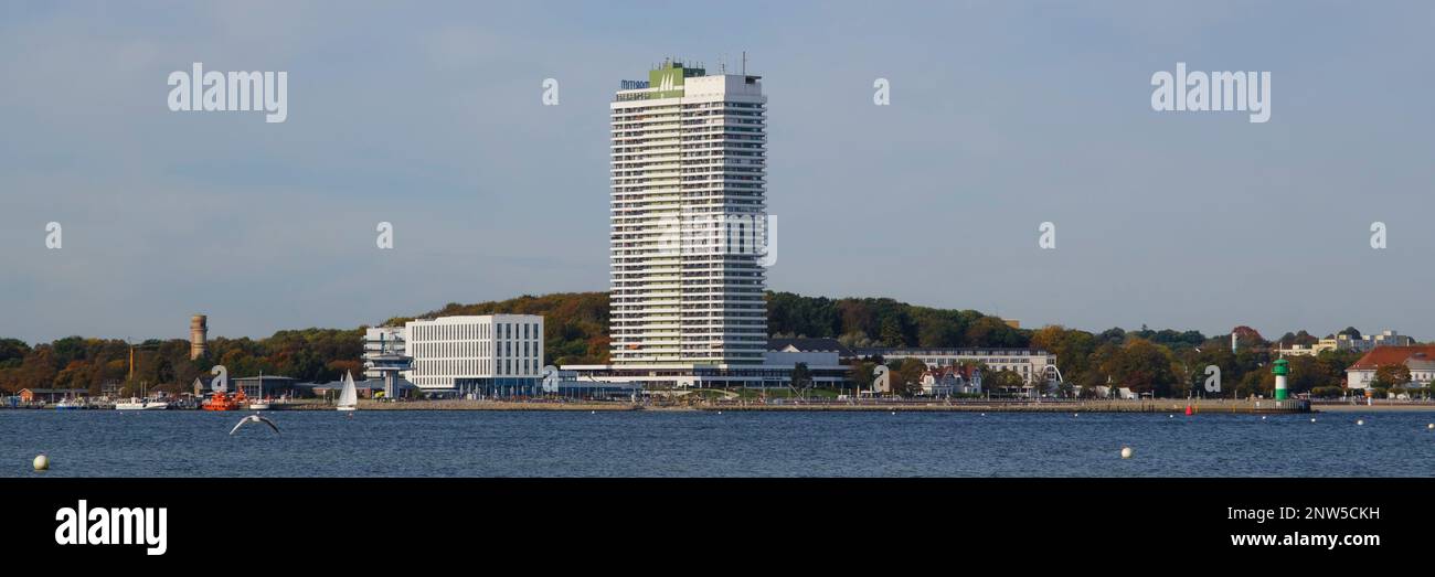 Hotel maritim al molo del mar baltico, Travemünde, Lübeck, Schleswig-Holstein, Germania, Europa Foto Stock