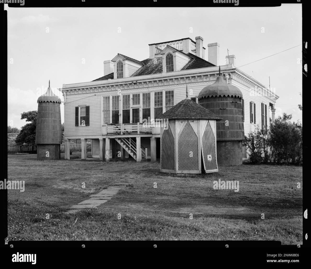 Mt. Arioso, St. Parrocchia di Giovanni Battista, Louisiana. Carnegie Survey of the Architecture of the South. Stati Uniti, Louisiana, St Giovanni Battista Parrocchia, dormitori, case, tetti, capannoni. Foto Stock