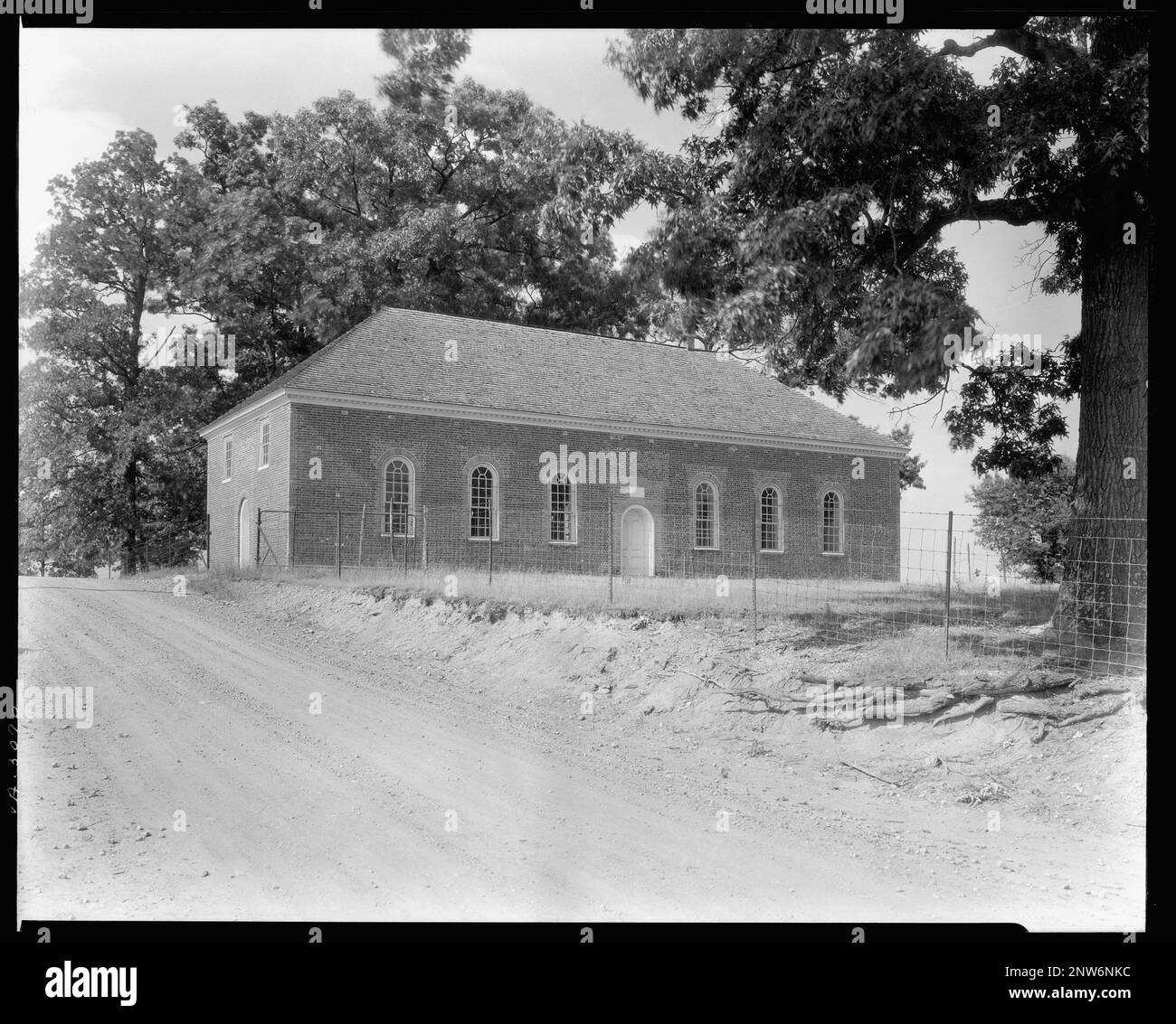 Little Fork Church, Culpeper, Culpeper County, Virginia. Carnegie Survey of the Architecture of the South. Stati Uniti Virginia Culpeper County Culpeper, strade sterrate, Hip Roofs, Chiese. Foto Stock