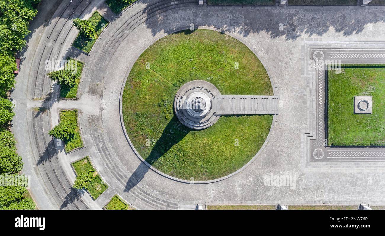 Foto dei droni dal Treptower Park, Berlino, Germania. Foto Stock